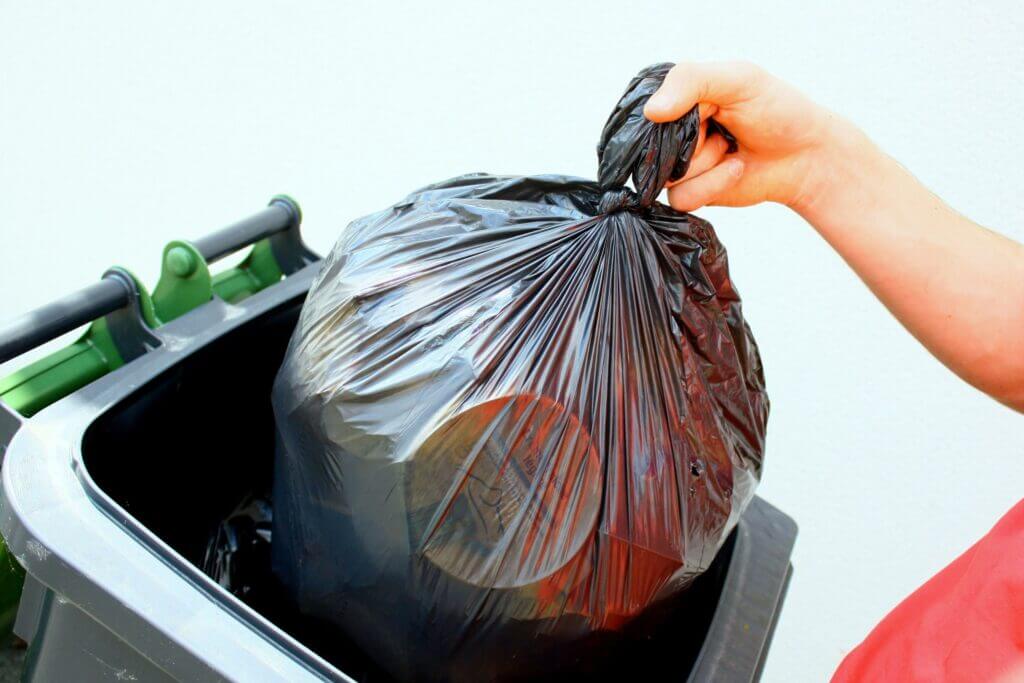 Wheelie Bins (8)